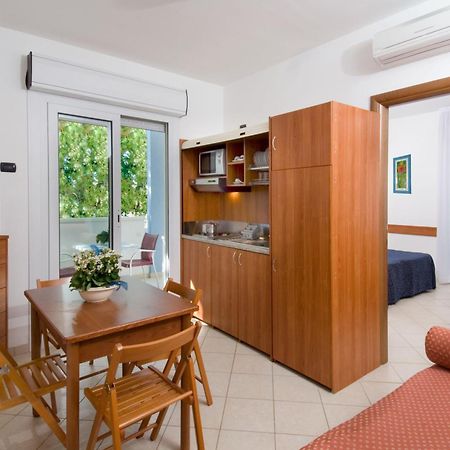 Residence Clipper Giulianova Buitenkant foto