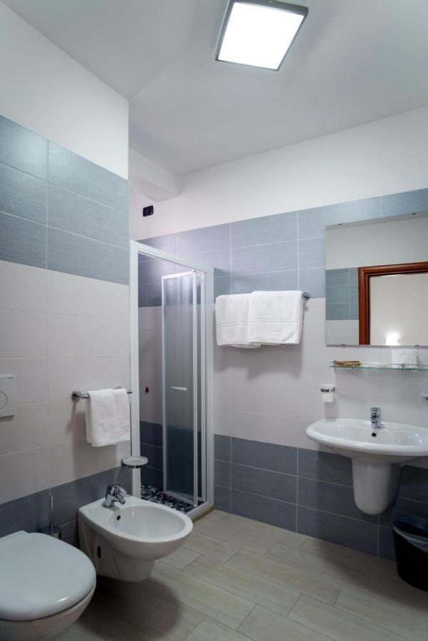 Residence Clipper Giulianova Buitenkant foto