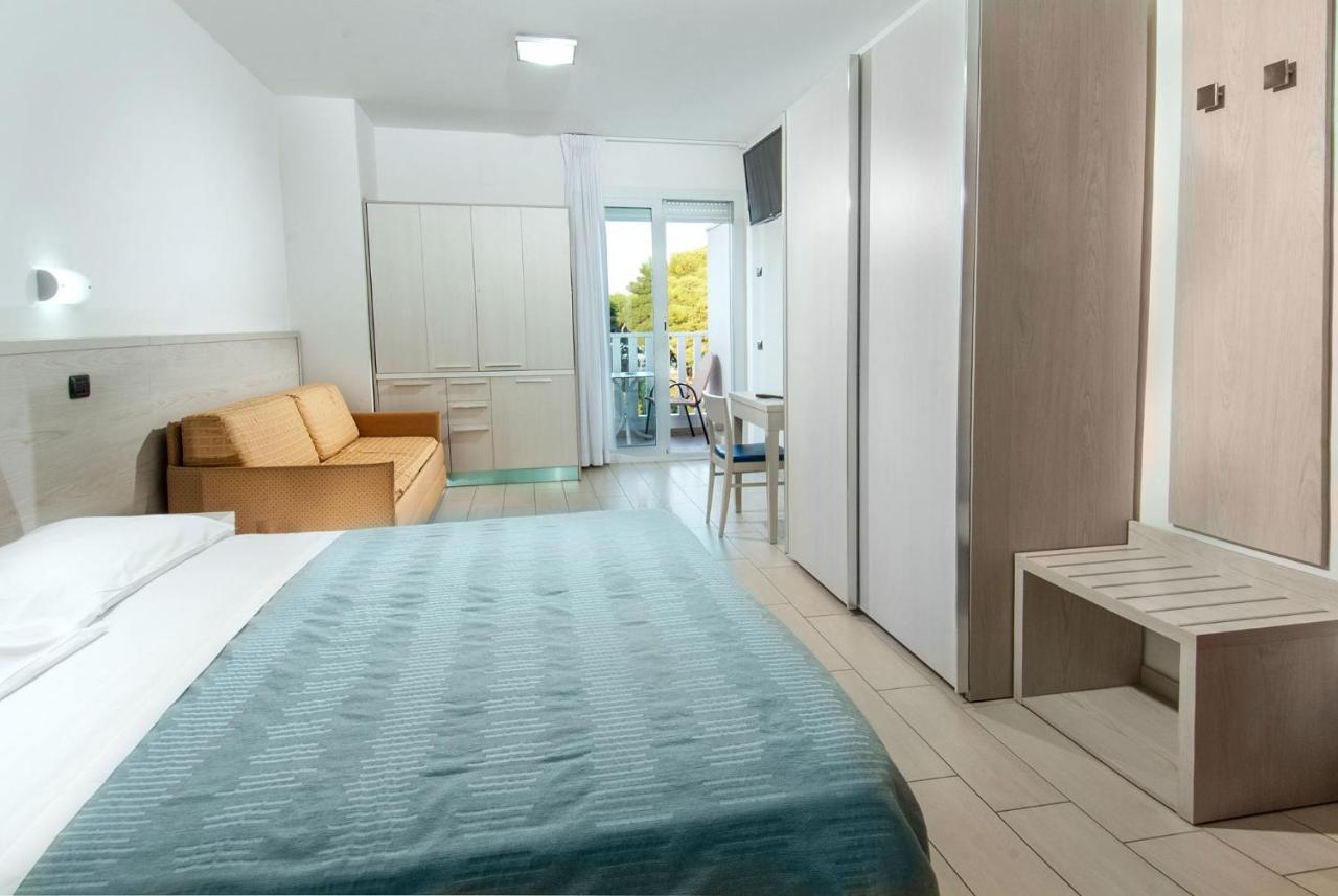 Residence Clipper Giulianova Buitenkant foto